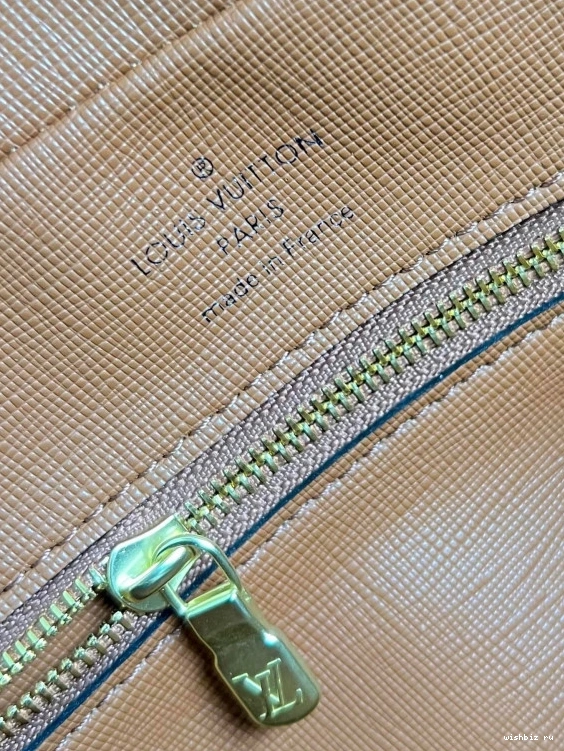 WIS MESSENGER LOUIS VUITTON 0724